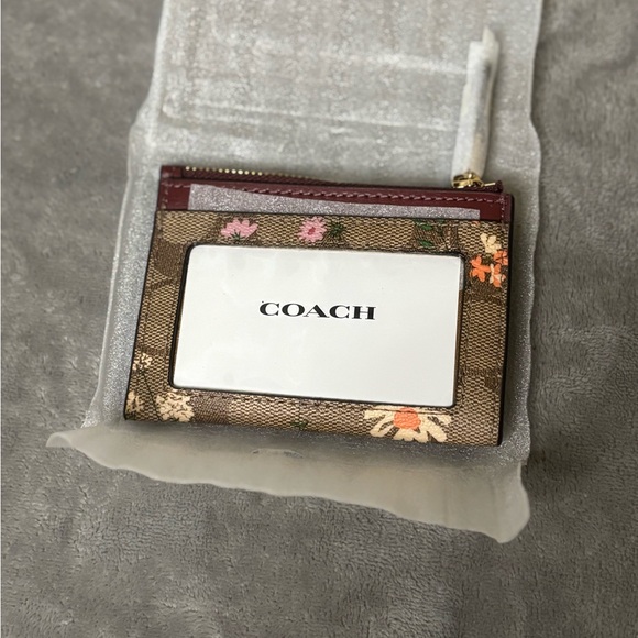 Coach Silver and Pink Key Card Holder - Picture 2 of 4